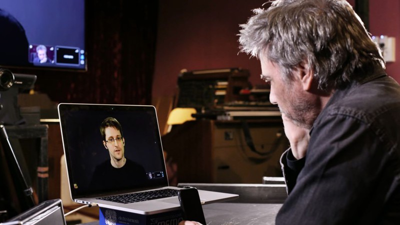Жан Мишель Жарр записал техно со Сноуденом.