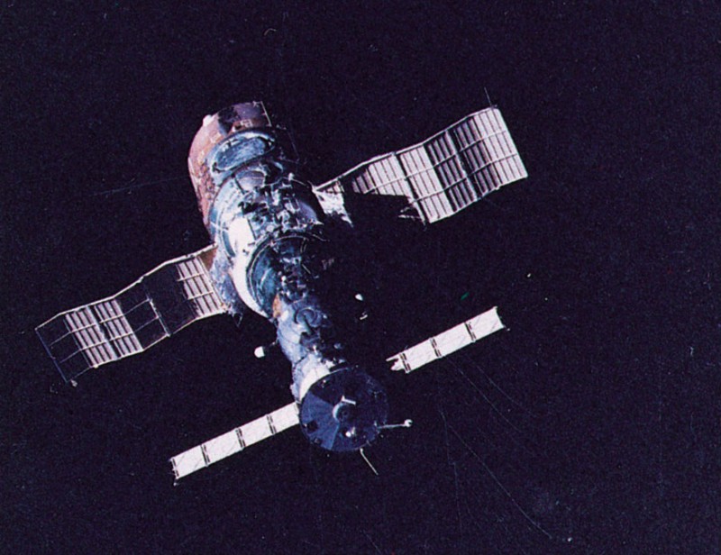 45 лет назад в СССР была запущена первая орбитальная станция  "Салют" !