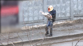 Мужик набухался до потери равновесия