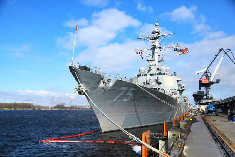USS Donald Cook зашёл в рижский порт