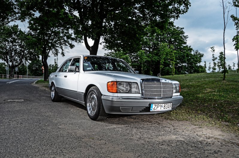 Потрясающий Mercedes-Benz W126 Lorinser