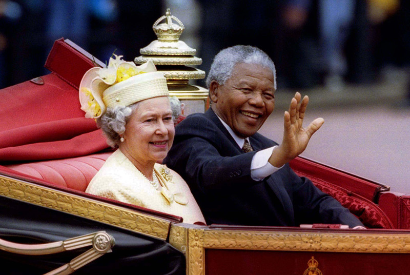 Встреча с Нельсоном Манделой, 1996 год, Лондон. Первый чернокожий президент ЮАР скончался в 2013 году в возрасте 95 лет.