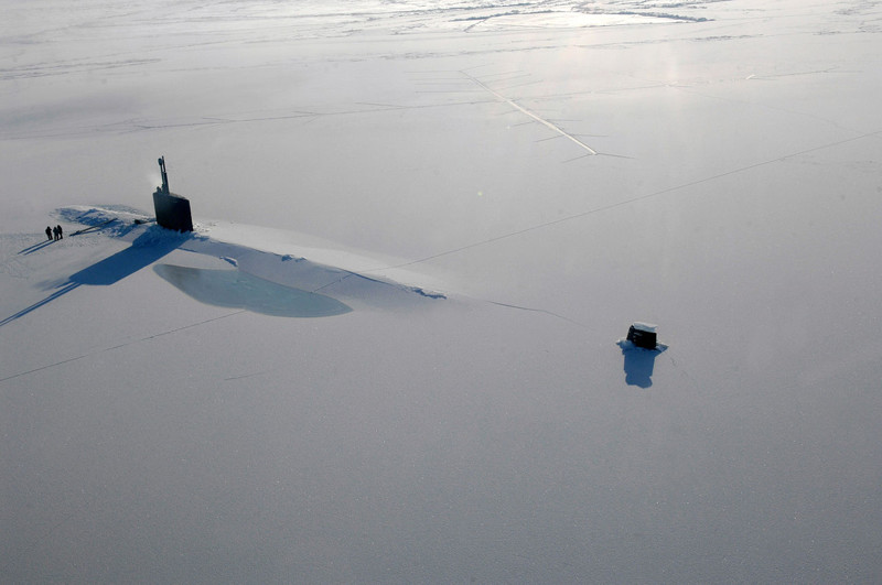 Зачем советская подлодка сверлила секретные лунки во льдах