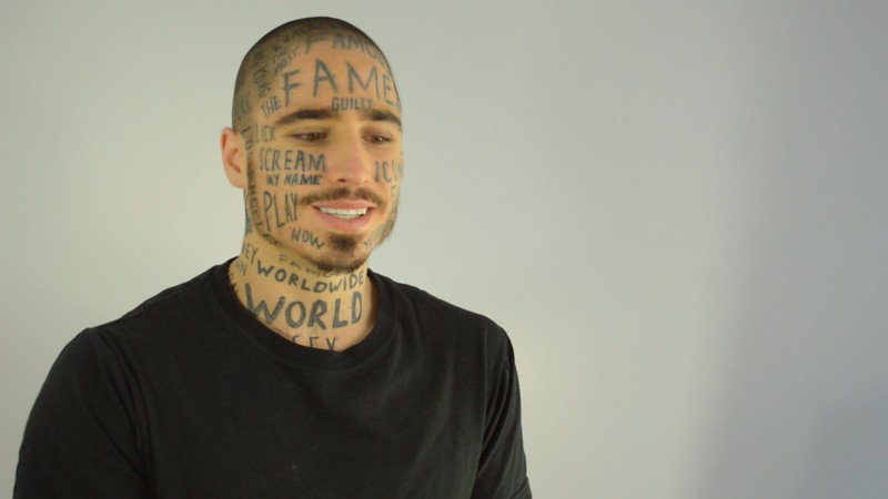 Нет, это не рисунки, это правда татуировки. Парня зовут Vin Los и он типа тату-модель. Да-да, этот мир окончательно долбанулся.