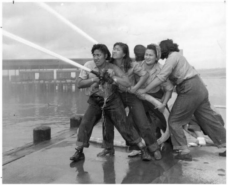 Женский пожарный расчет в Перл-Харборе (1941)