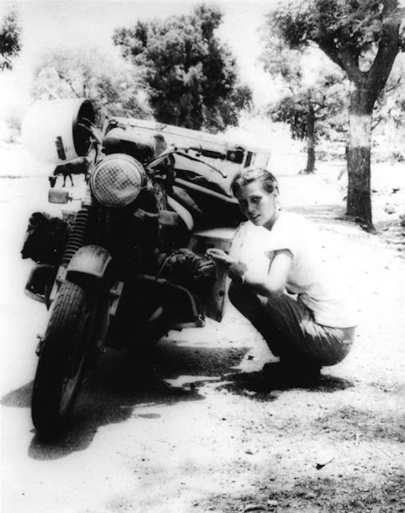 Elspeth Beard — первая англичанка, объехавшая мир на мотоцикле (1980)