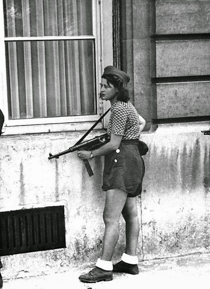 18-летняя участница освобождения Парижа (1944)