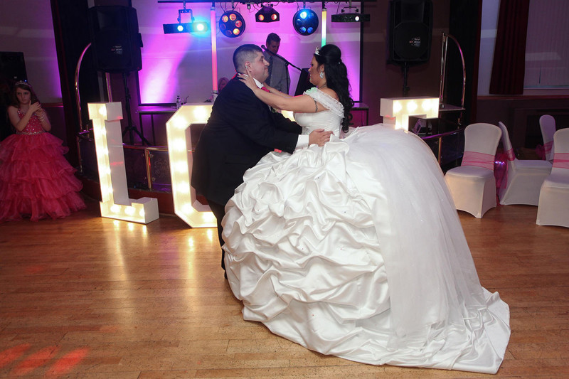 Цыганская невеста в платье весом 63 килограмма