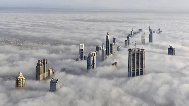 Дубаи в тумане.