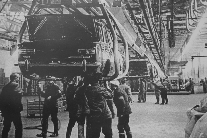 Первые "Жигули" на конвейере, 1970 год.