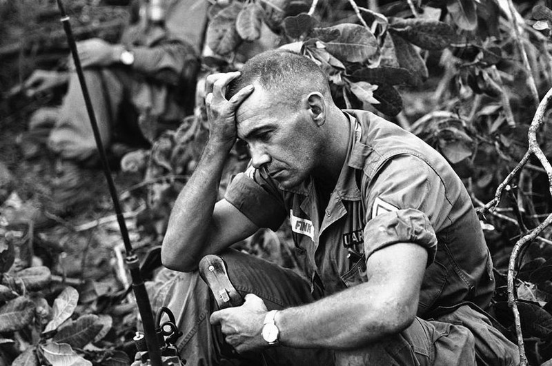 7. 1975 — Вьетнамская война: начало эвакуации американского персонала из Сайгона (операция «Частый ветер»).