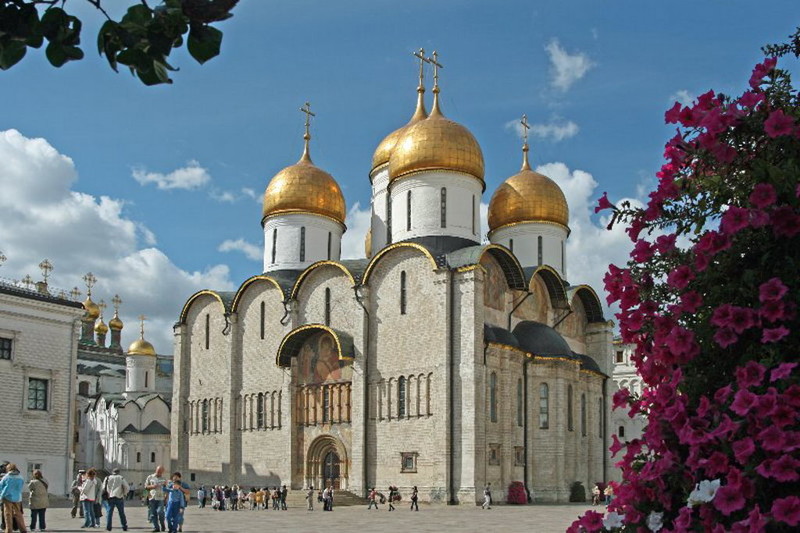 1472 — В московском Кремле заложен Успенский собор.