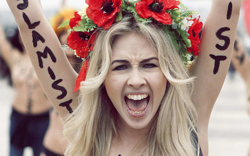 Украинские, с позволения сказать, «Femen» против Марин Ле Пен