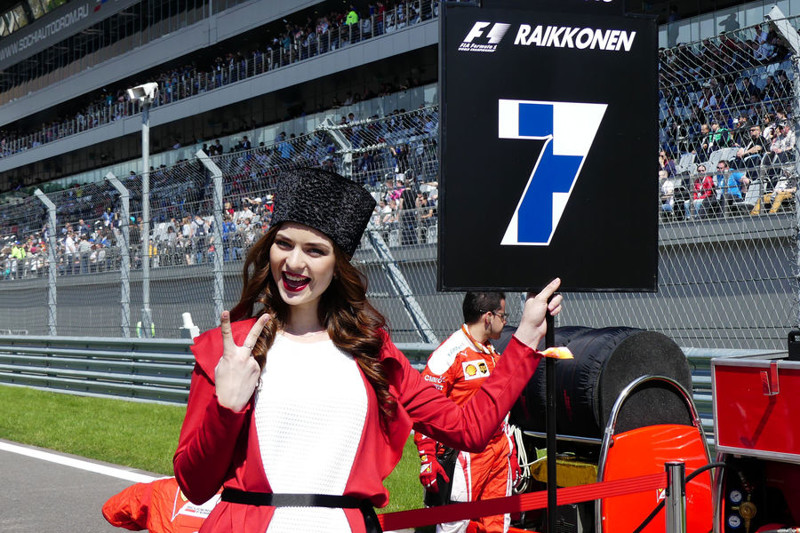 Девушки с  российского этапа Формулы-1