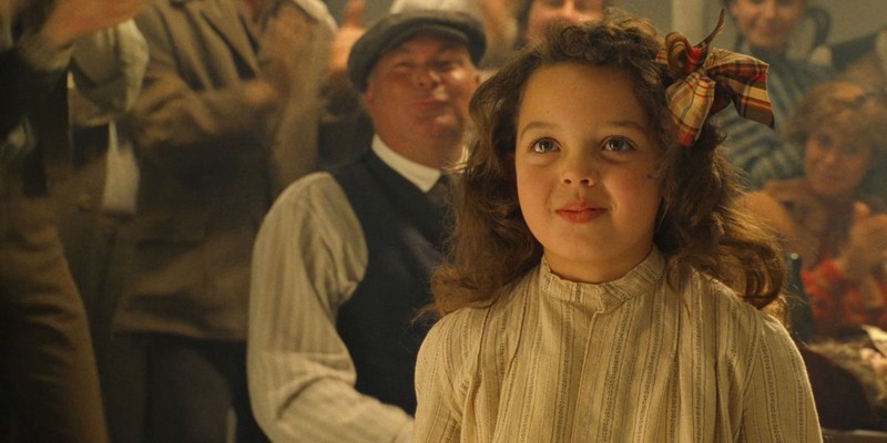 Как сегодня выглядит маленькая девочка, с которой отплясывал в "Титанике" ДиКаприо  актриса, дикаприо, титаник, тогда и сейчас