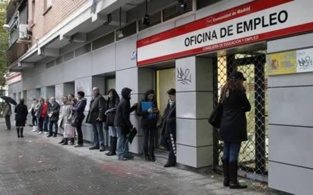 Двадцатипятилетний испанец, которого обязали уйти из дома и найти себе работу