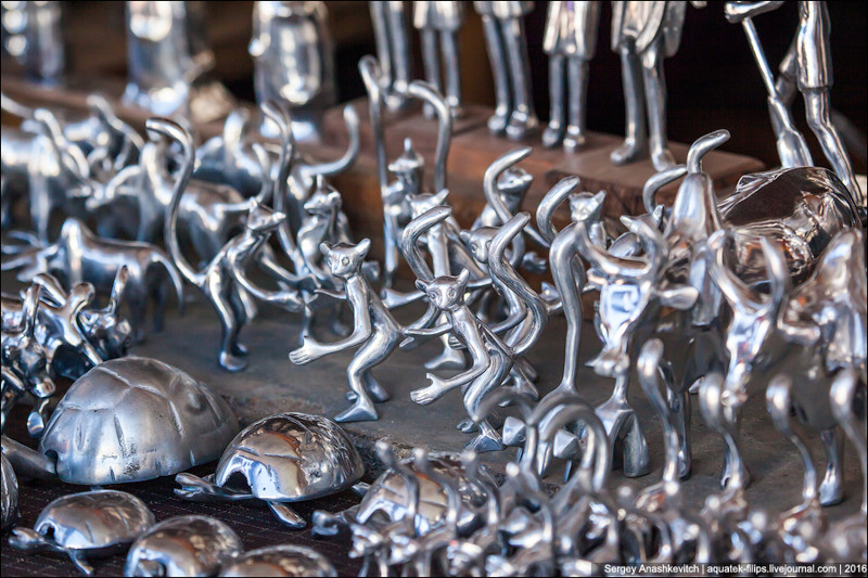 Алюминиевые изделия ремесленников Мадагаскара