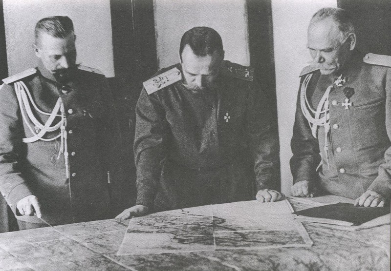 Генералы Пустовойтенко и Алексеев ставка.