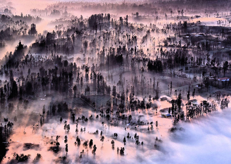 13. Туман над Семеро-Лаванг, Индонезия