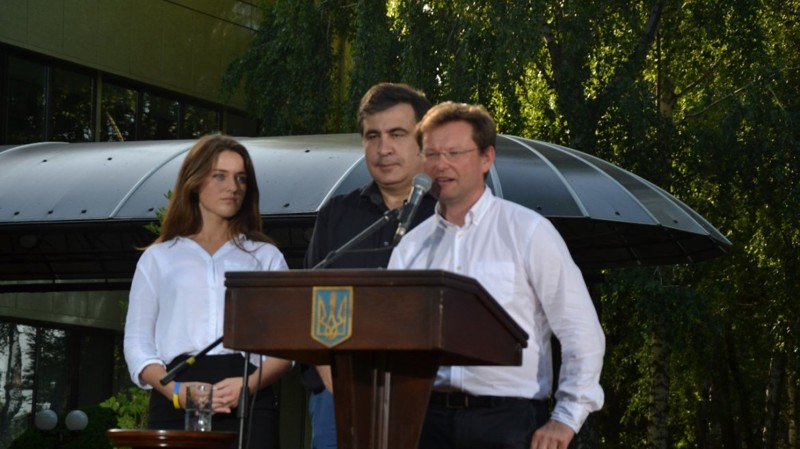 Зам Саакашвили предпочел гражданство ЕС (Одним варягом меньшеше)