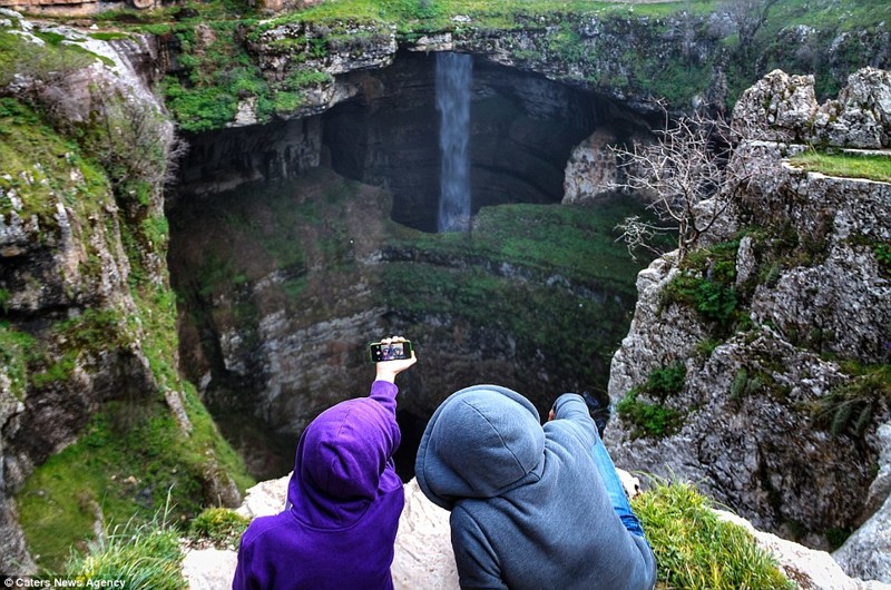 Ливанское чудо природы: трехъярусный водопад 