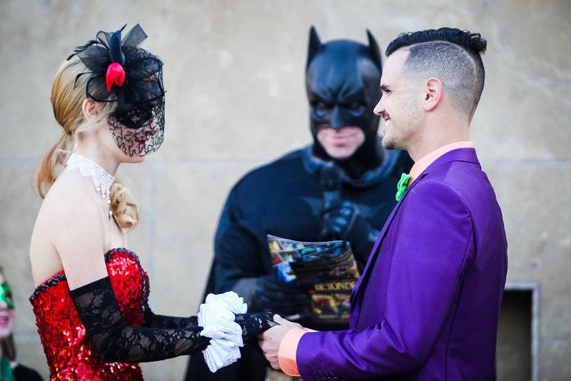 Бэтмен Свадебное оформление, жених и невеста, свадебная церемония, свадьба, тематическая
