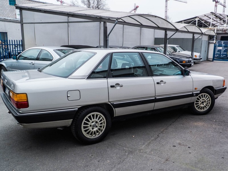 "Сигара" Audi 100 в кузове С3