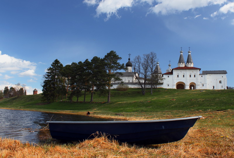 Ферапо́нтов Белозе́рский Богоро́дице-Рожде́ственский монастырь 
