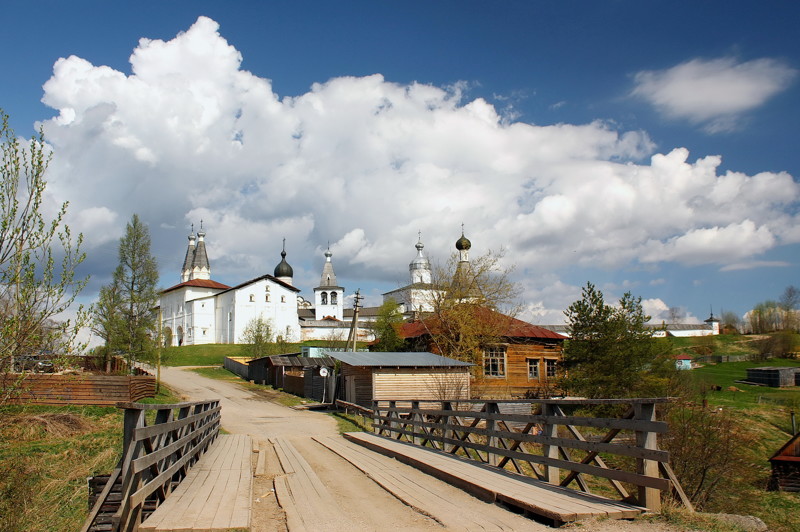 Ферапо́нтов Белозе́рский Богоро́дице-Рожде́ственский монастырь 