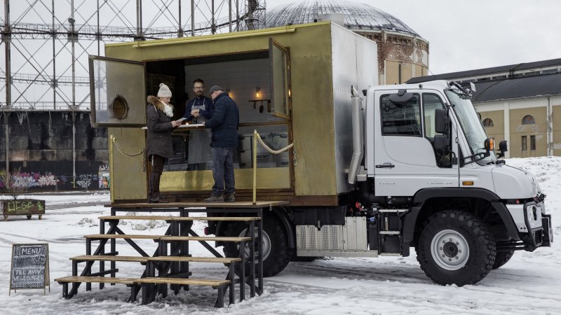 Передвижная кухня на базе экстремального фургона Mercedes-Benz Unimog