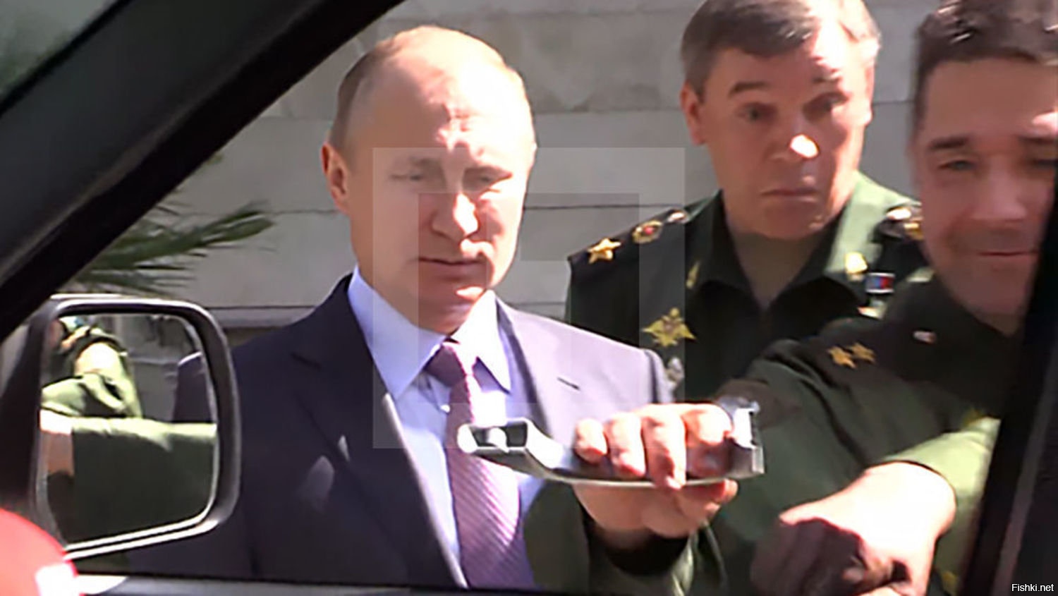 УАЗ Патриот Путин оторвал ручку