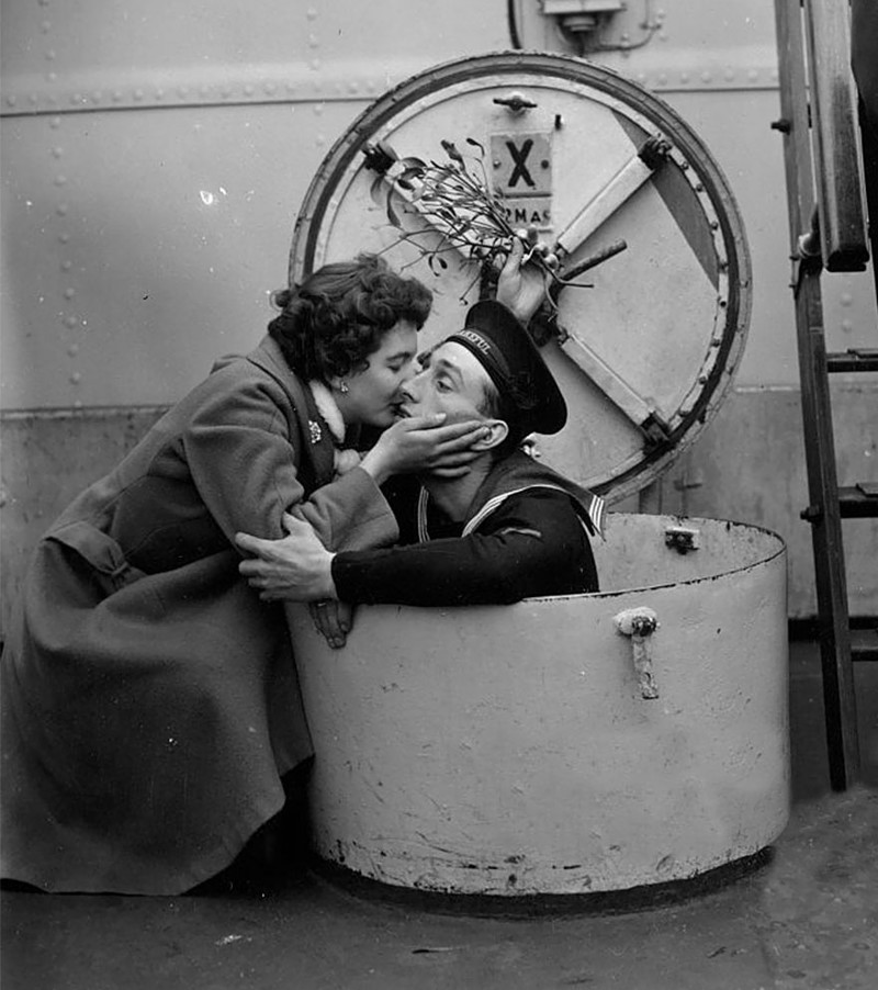 46. Поцелуй под омелой, 1955 год