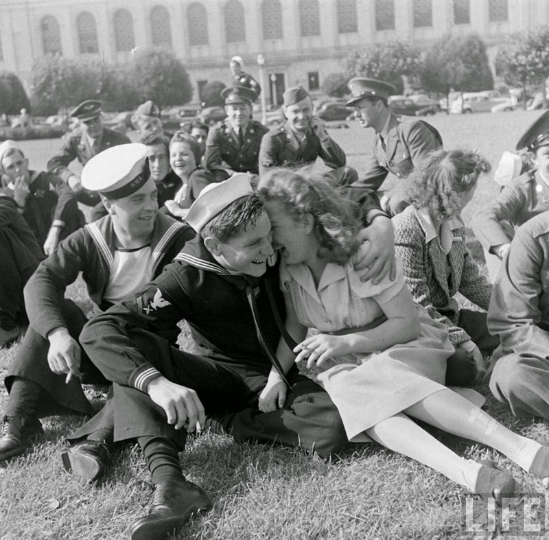 60. Смеющаяся пара, Калифорния, 1943 год