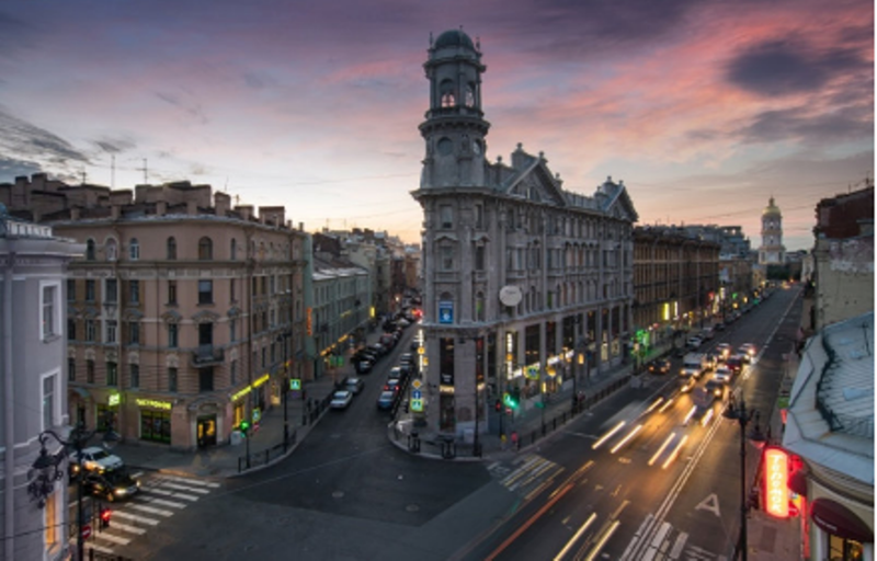 Знаменитый перекресток «Пять углов» — это одна из неофициальных достопримечательностей Петербурга.