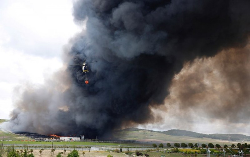 Пожар на крупнейшей свалке автопокрышек в Европе