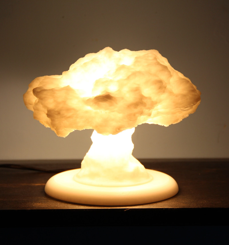 Распечатанный на 3D-принтере взрыв-светильник