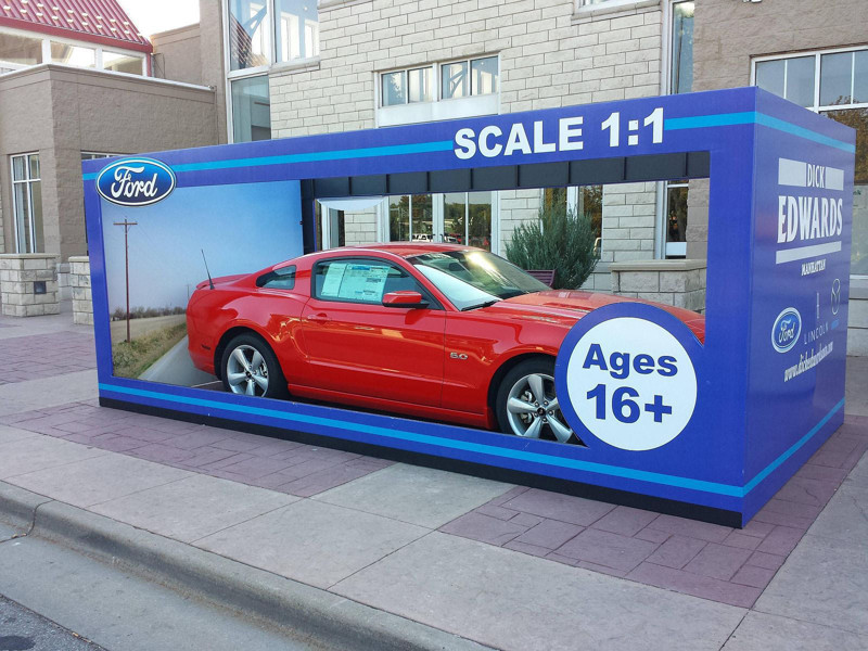 Отличная реклама Ford. Модель 1:1.