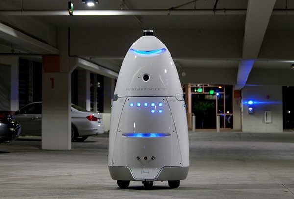 В Калифорнийском торговом центре начал дежурить робот-полицейский