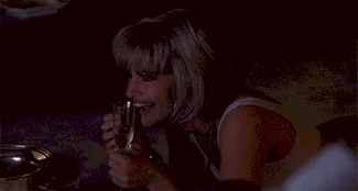 5. В сцене, где Вивьен смотрит "Я люблю Люси" на полу, режиссер Гарри Маршалл щекотал ее, чтобы добиться искреннего смеха.