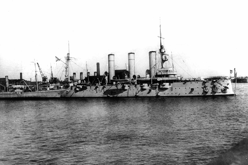 116 лет назад на воду спустили легендарный крейсер "Аврора"