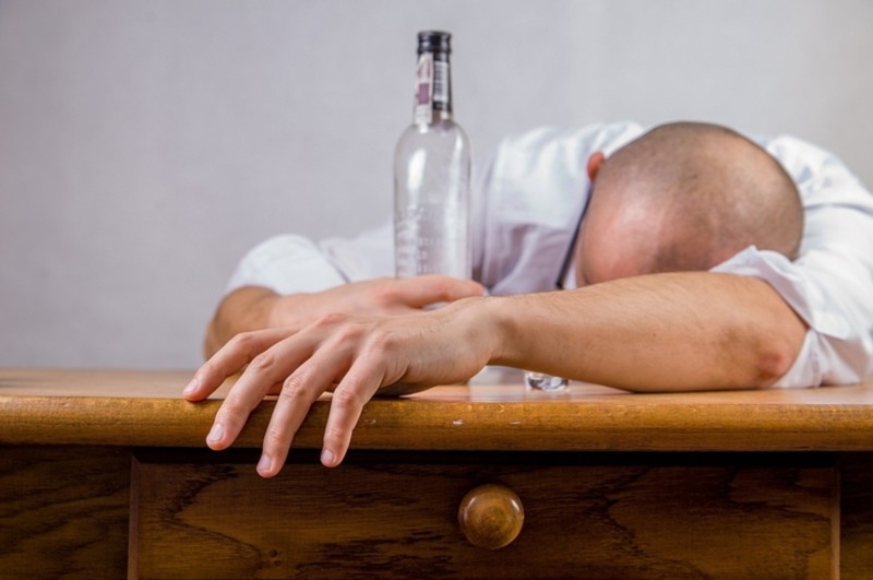 Топ-10 алкогольных напитков по степени тяжести похмельного синдрома (18+)!