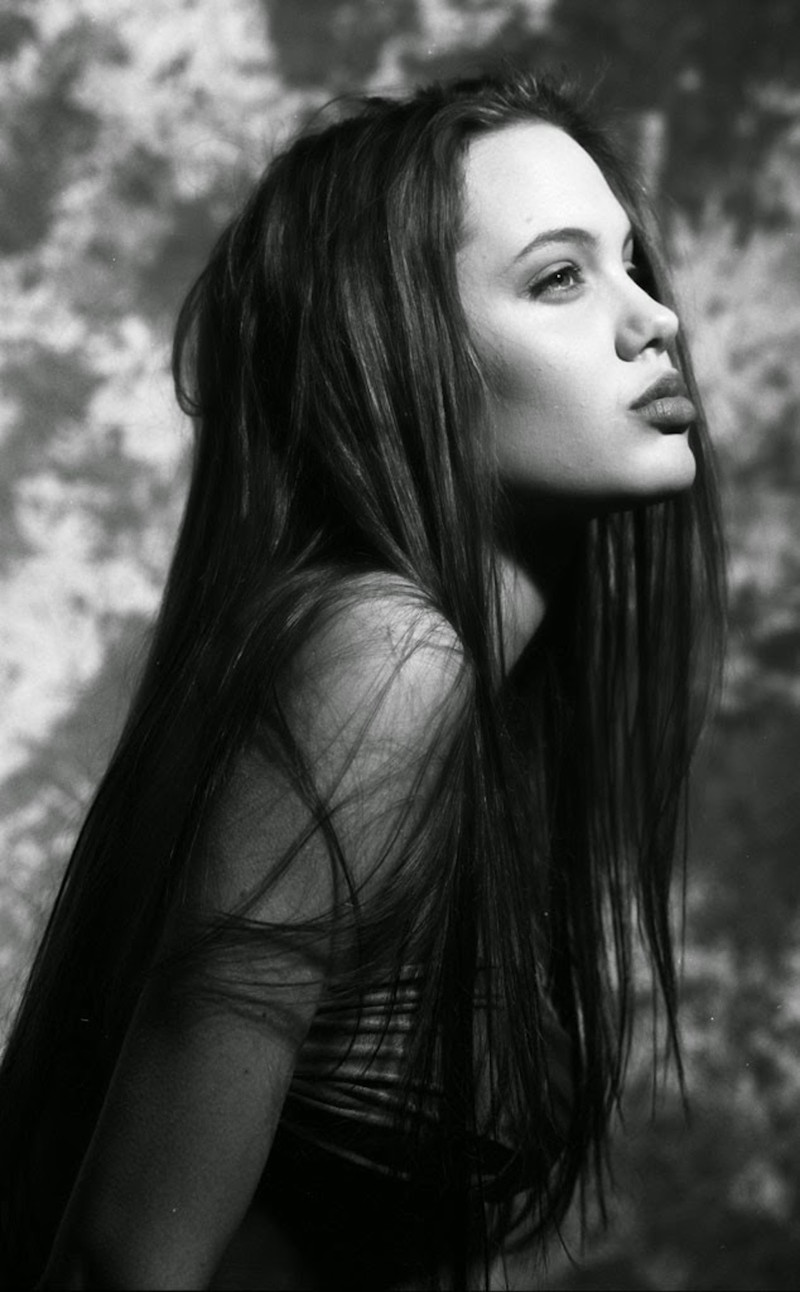 Анджелина Джоли, первые фотосессии