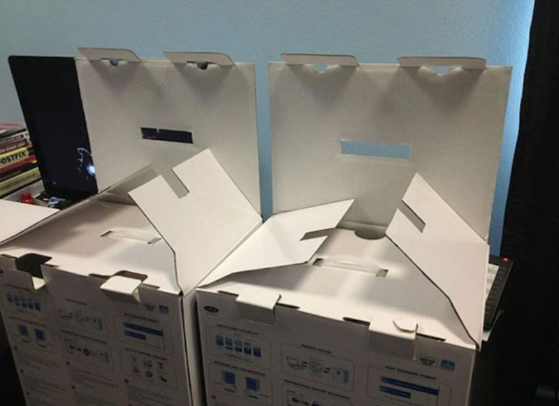 Эти коробки тебя презирают