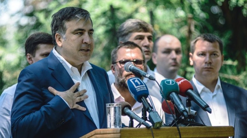 В здании администрации Михаила Саакашвили проходят обыски