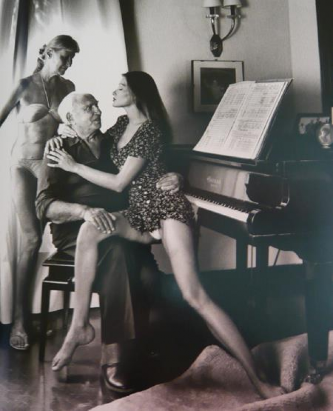 Карла Бруни с родителями, фото Хельмута Ньютона '1992 