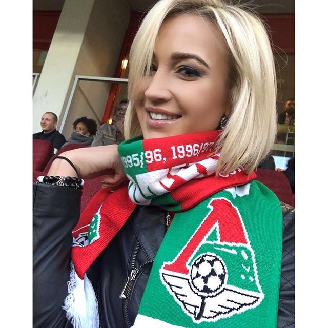 Самые горячие фотографии жен российских футболистов из Instagram