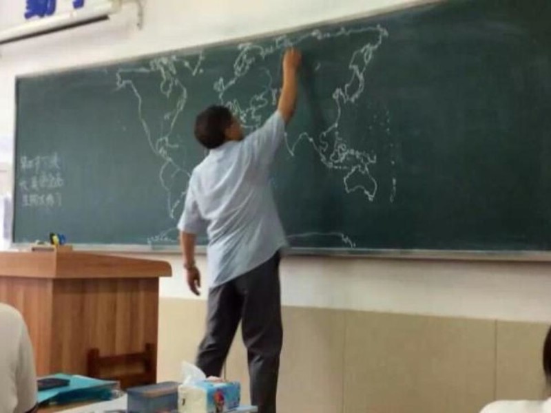 Сложная и неблагодарная профессия школьного учителя в китае