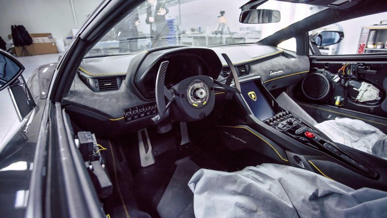 Lamborghini Centenario - 770-сильный гиперкар за 2,2 миллиона