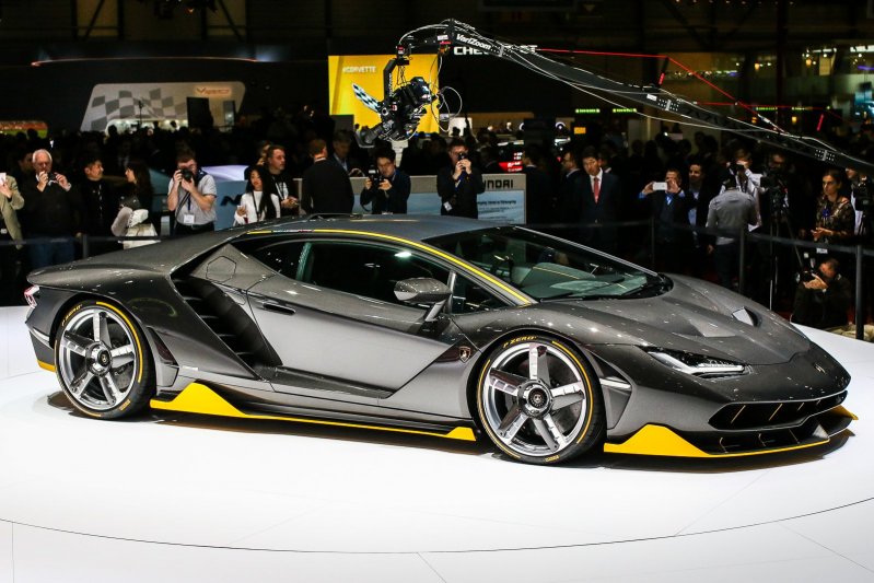 Lamborghini Centenario - 770-сильный гиперкар за 2,2 миллиона