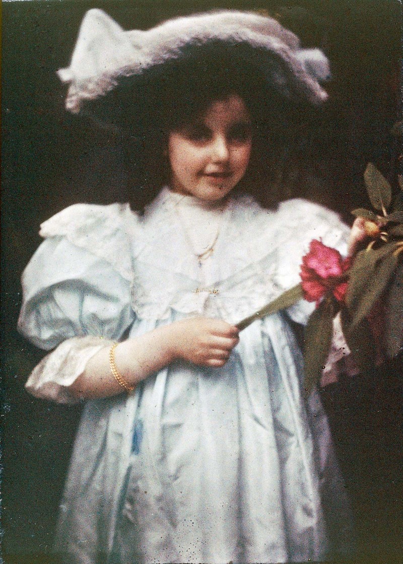 1915 год. «Девочка в белом платье».
